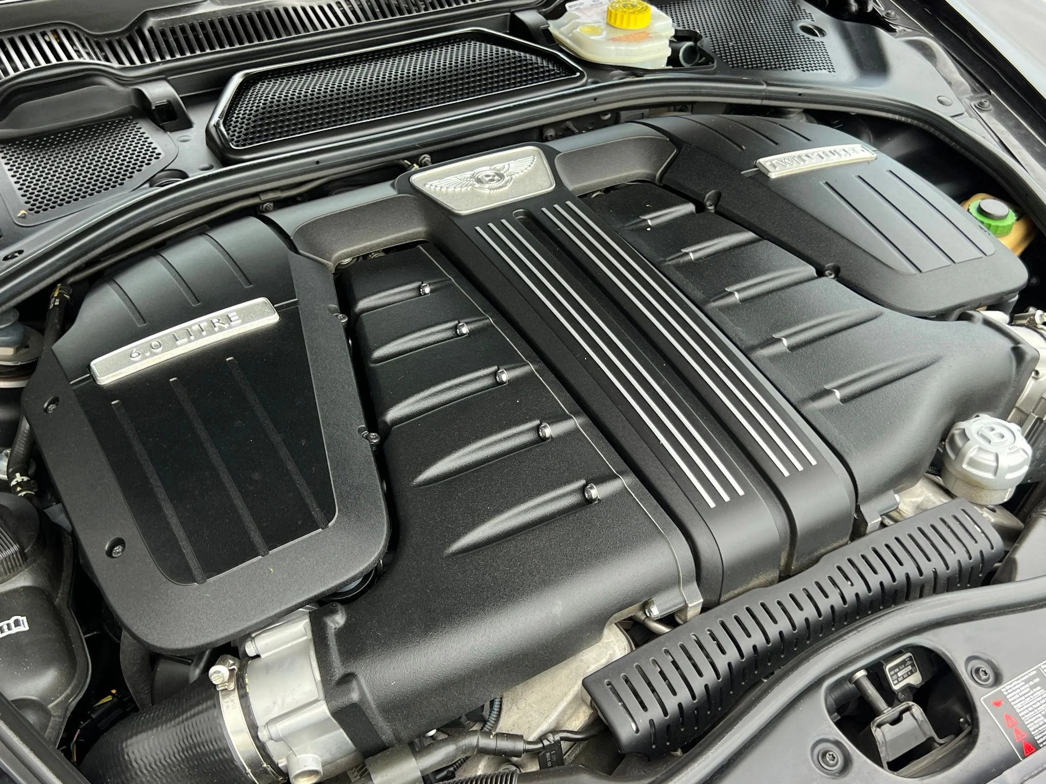 Used 2015  Bentley Speed image 44
