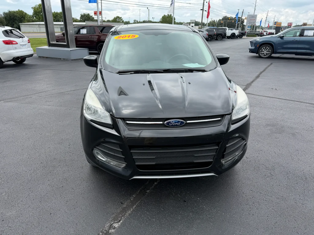 Used 2015 White Ford SE image 2