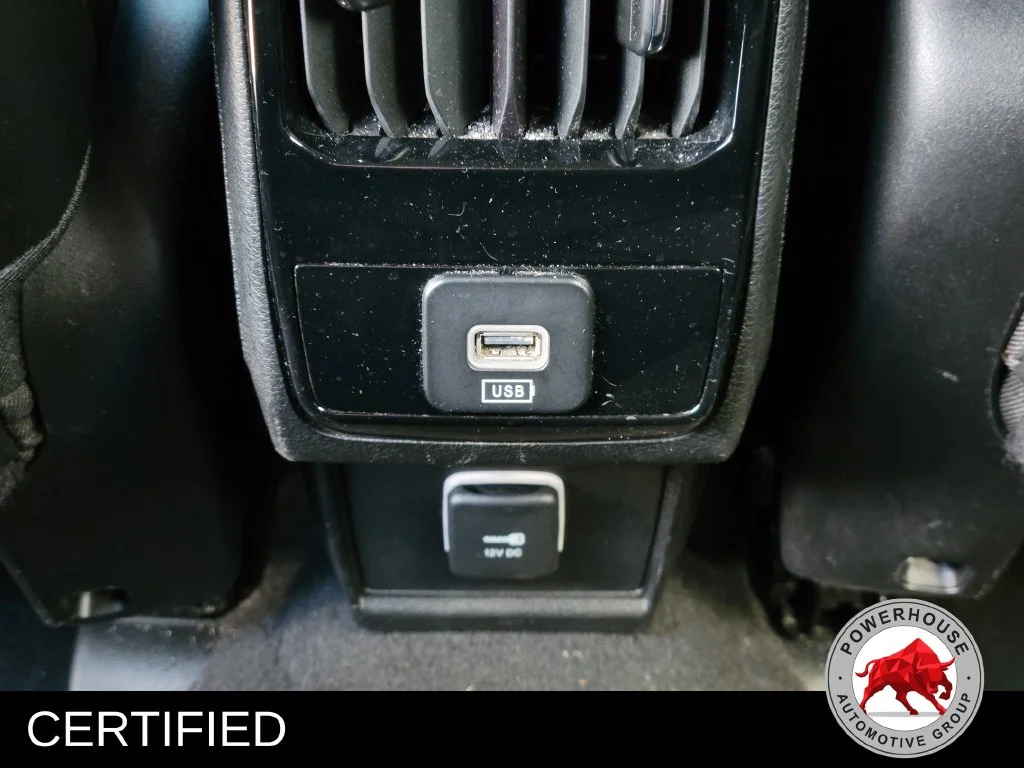 Used 2024 White Jeep Latitude image 17