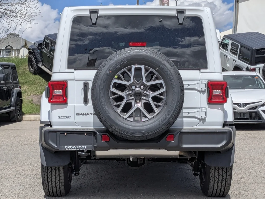 New 2026 White Jeep Sahara - - 4x4 - Body- Color Top - Side Steps - 2.0L Turbo - Remote Start & More! image 7