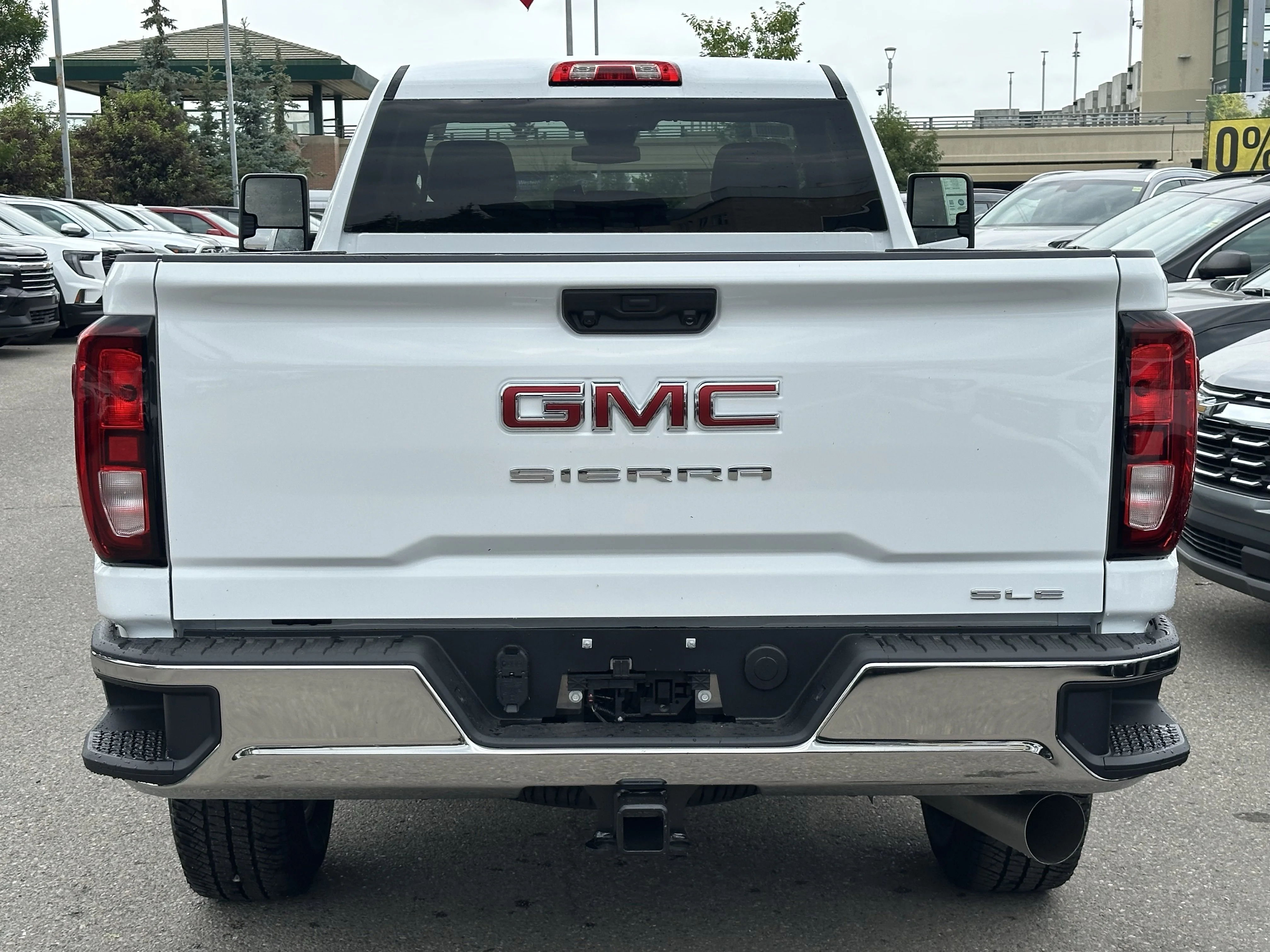 New 2026 Summit White GMC SLE image 5