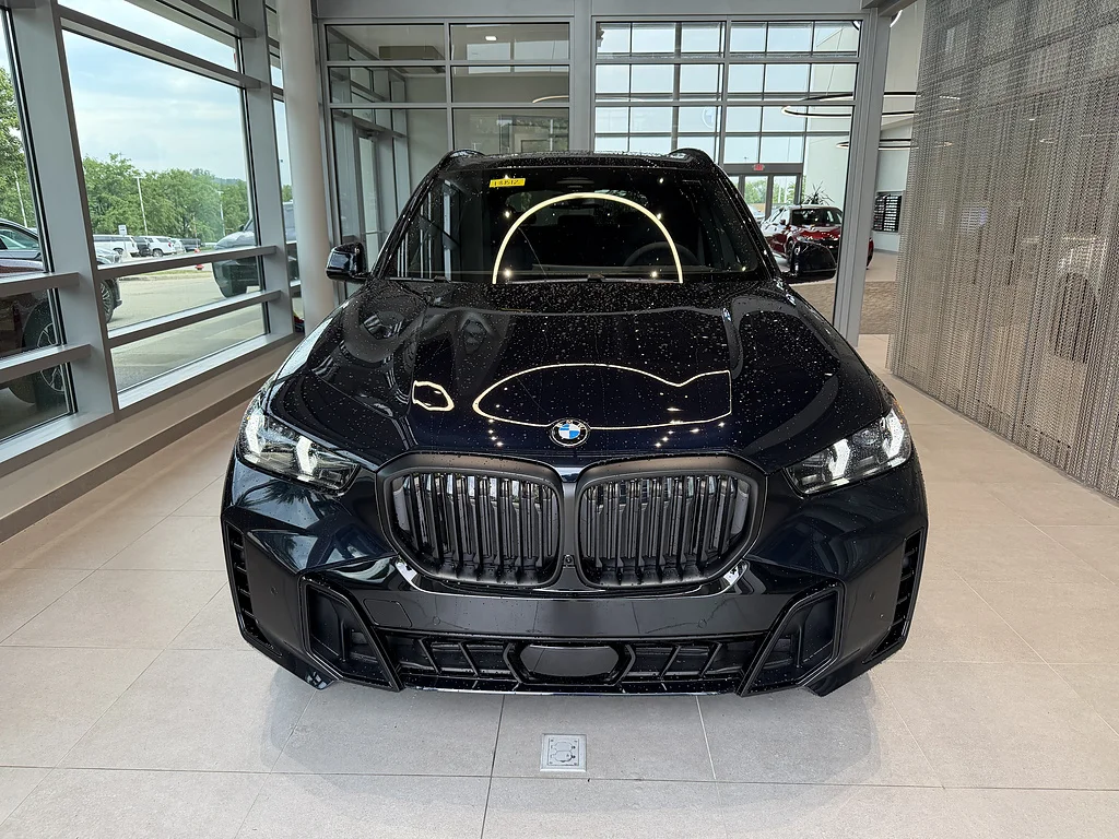 New 2026 Carbon Black Metallic BMW xDrive40i image 2