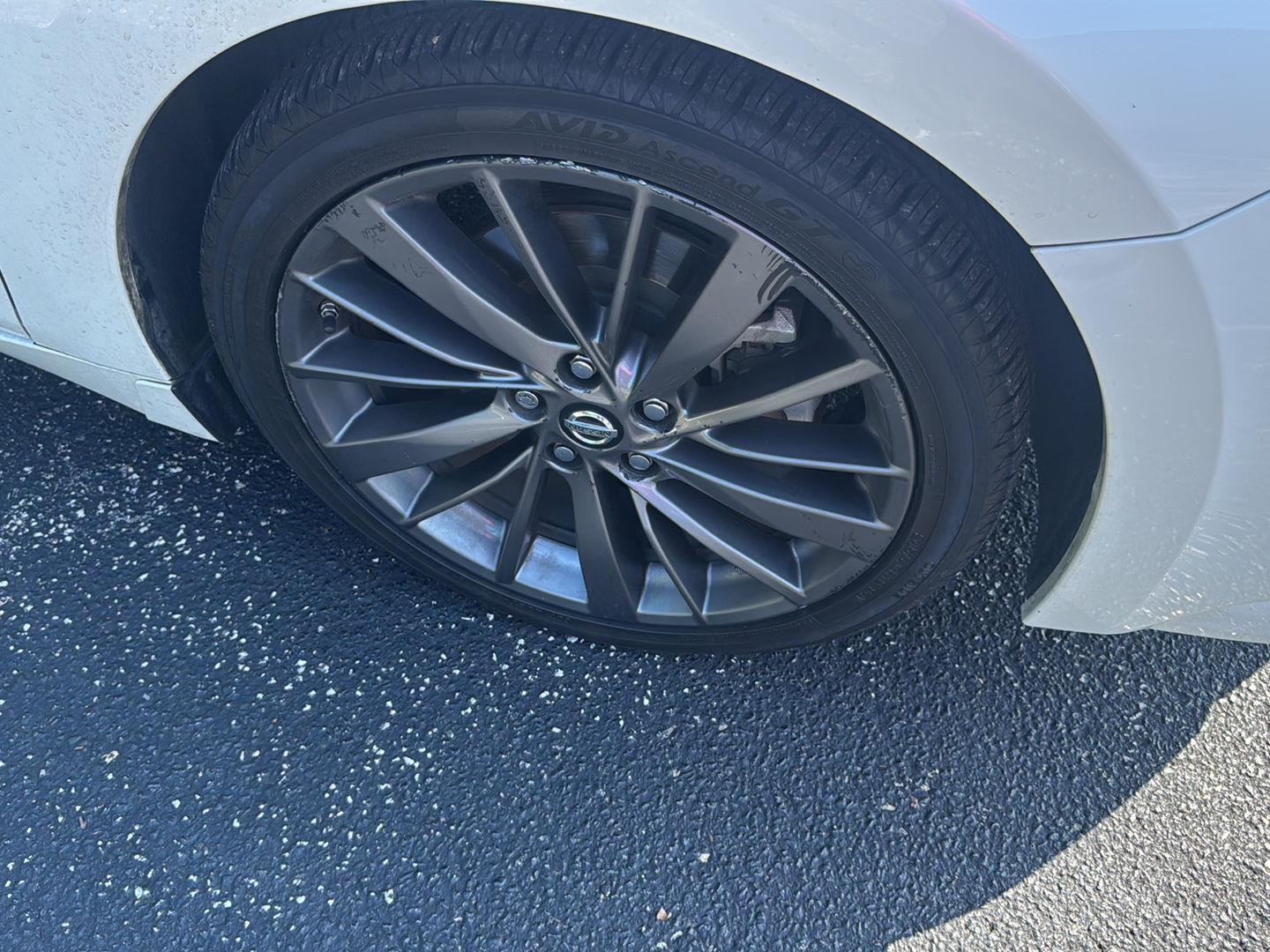 Used 2019 Pearl White Tricoat Nissan Platinum image 9