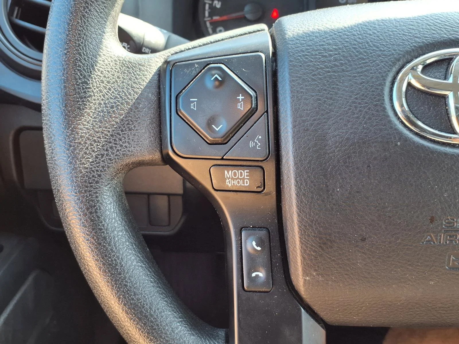 Certified Used 2022 White Toyota SR image 14