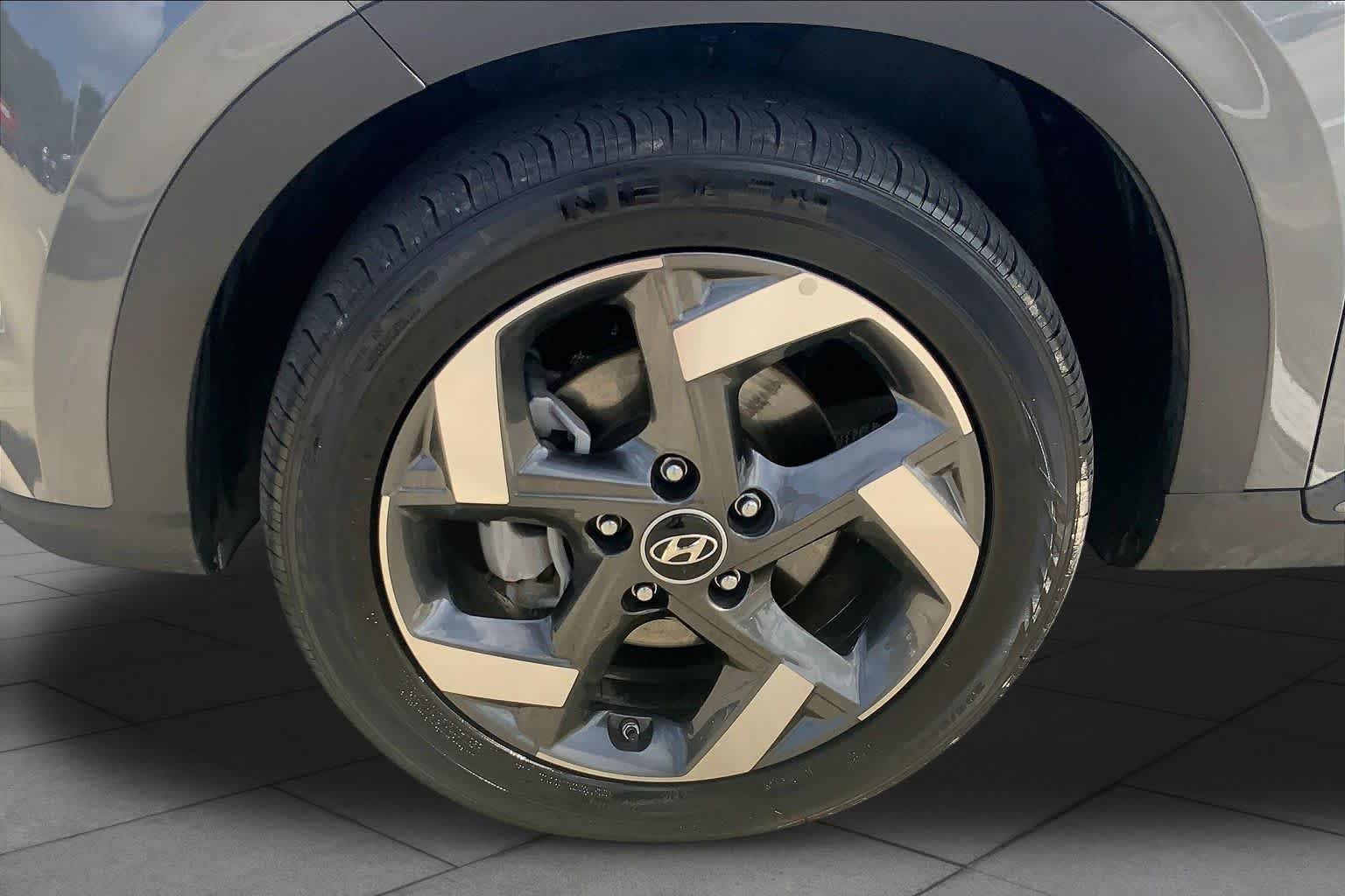 Used 2025 Black Roof Hyundai Limited image 11