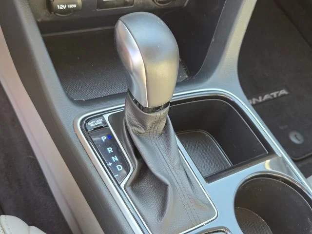 Used 2018 Silver Hyundai Limited image 22