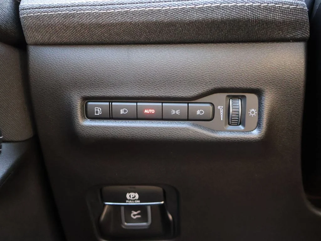 New 2026 Hydro Blue Pearl-Coat Exterior Paint Jeep Laredo image 29