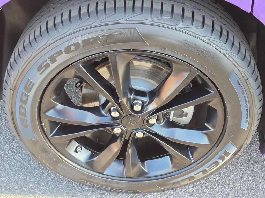 Used 2023 Purple Dodge SXT image 10