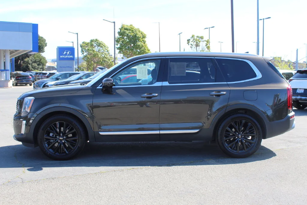 Used 2021 Green Kia SX image 2