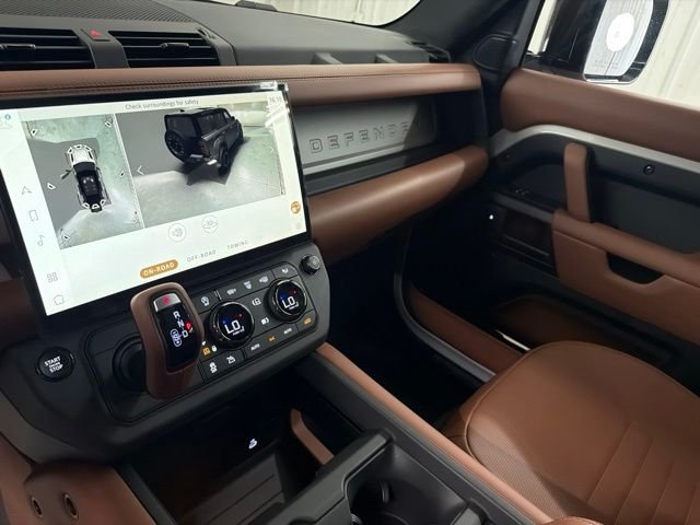 New 2026 Borasco Grey Land Rover OCTA image 32
