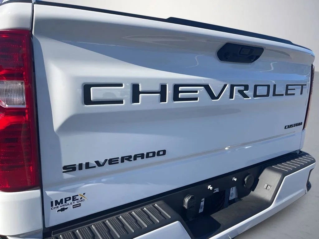 Used 2025 Summit White Chevrolet Custom image 37