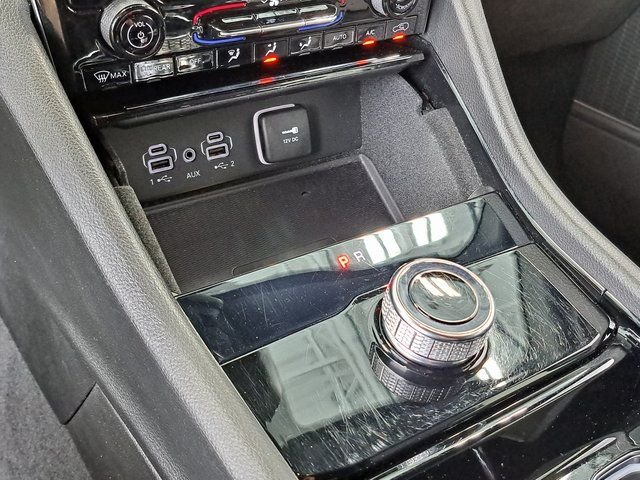 Used 2022 White Jeep Altitude image 16