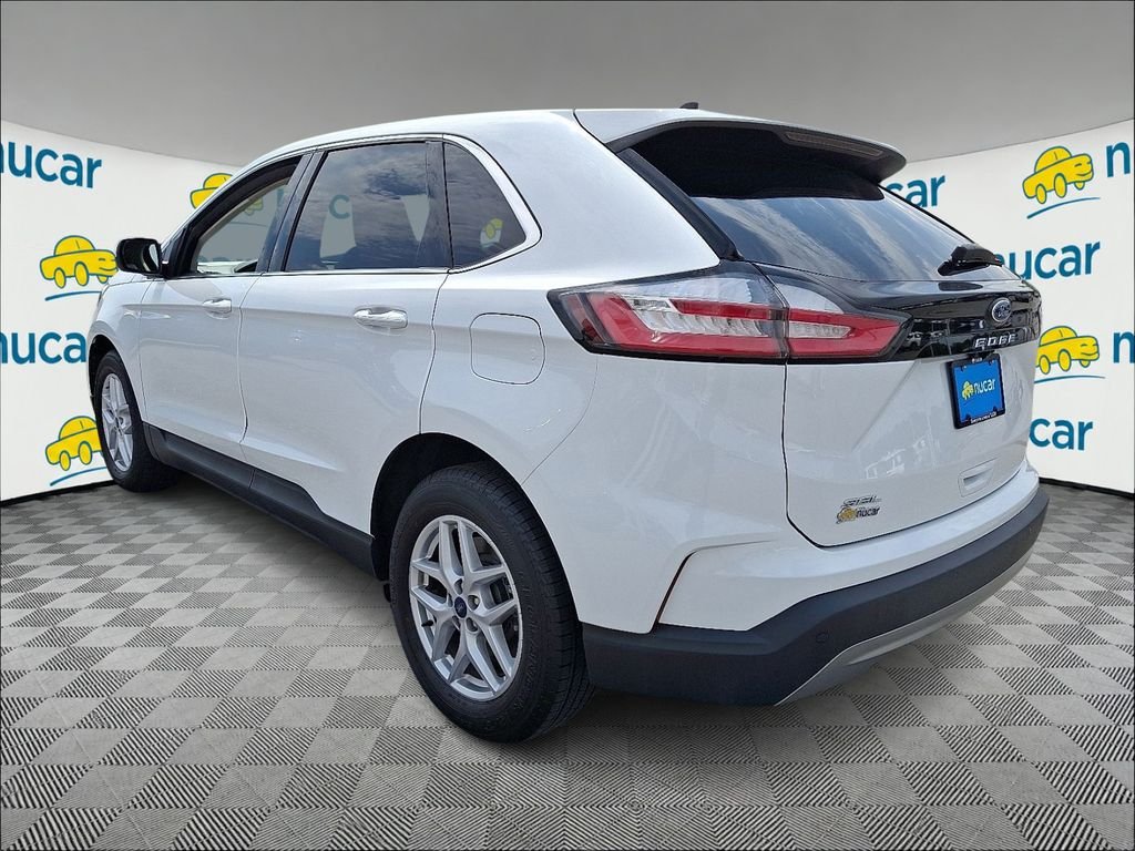 Used 2022  Ford SEL image 5
