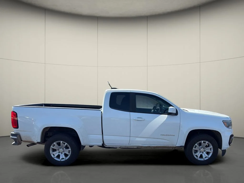 Used 2021 White Chevrolet LT image 8