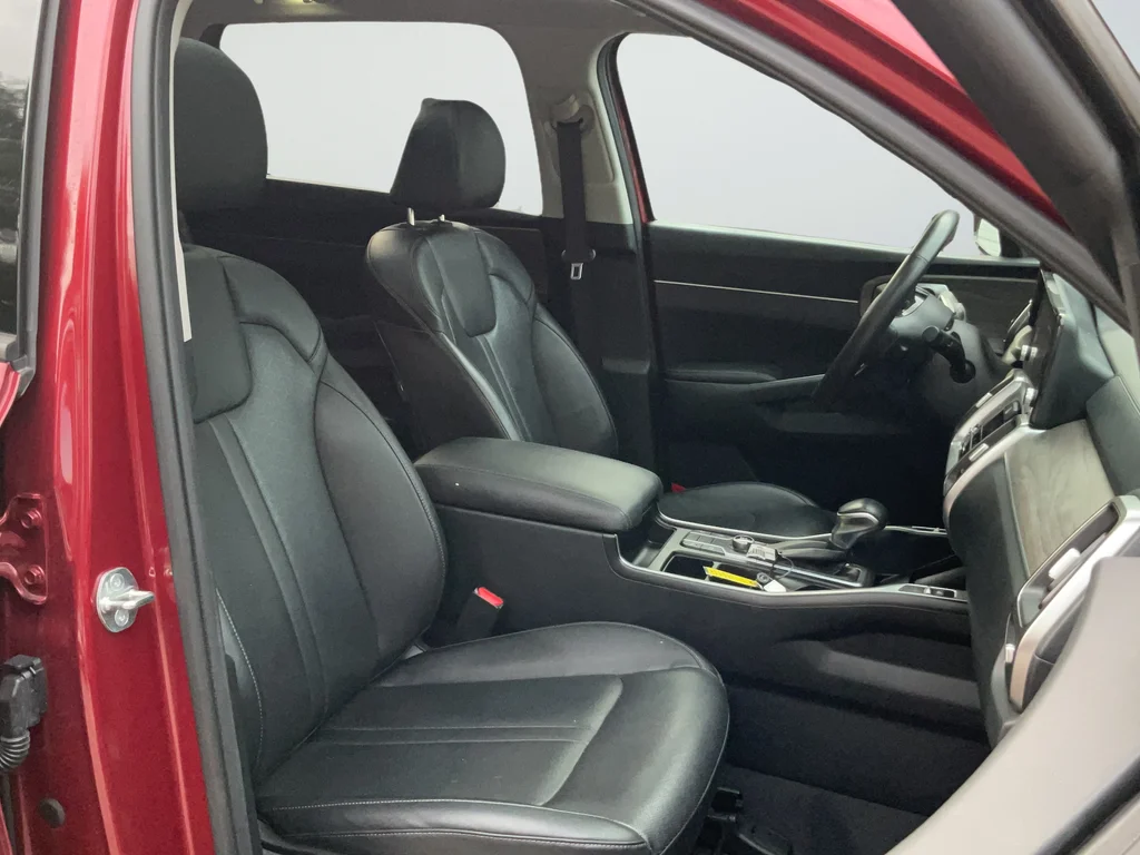 Used 2023 Red Kia X-Line S image 25