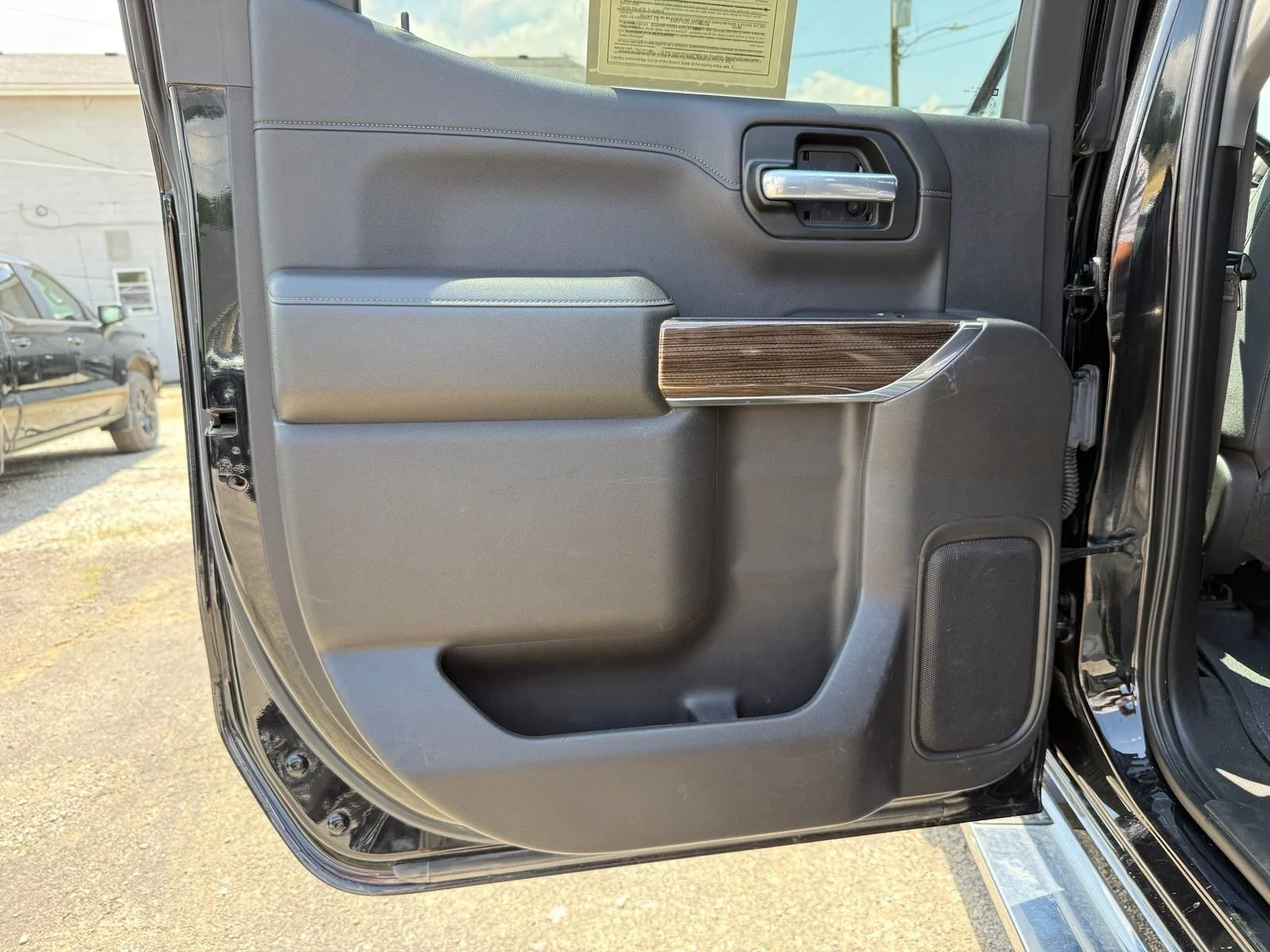 Used 2019 BLACK Chevrolet RST image 24