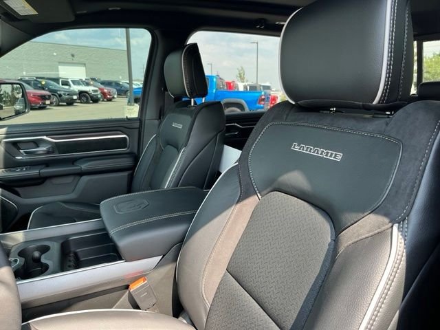 New 2026 Granite Crystal Metallic Clear-Coat Exterior Paint RAM Laramie image 14