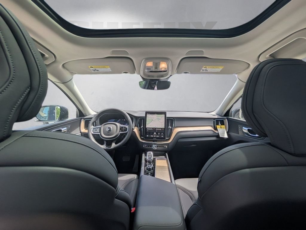 New 2026 White Volvo T8 Plus image 3
