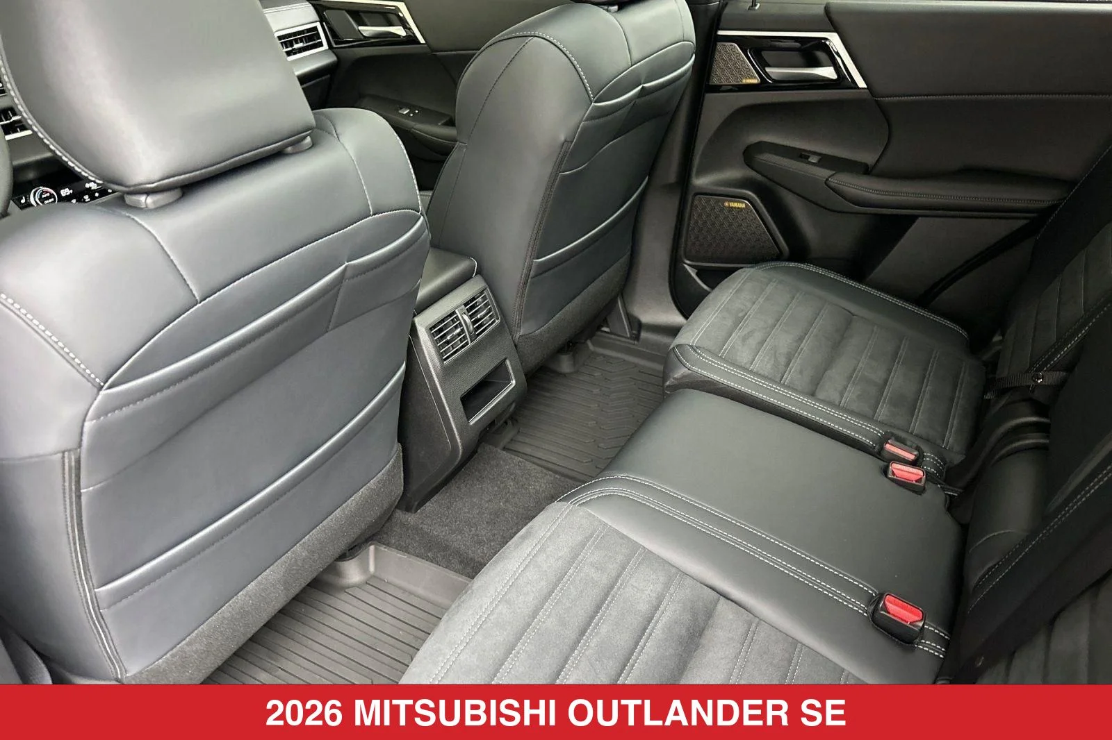 2026 Mitsubishi Outlander SE - Photo 12