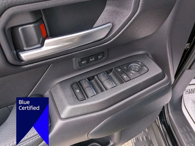 Used 2025 Black Toyota Base image 13