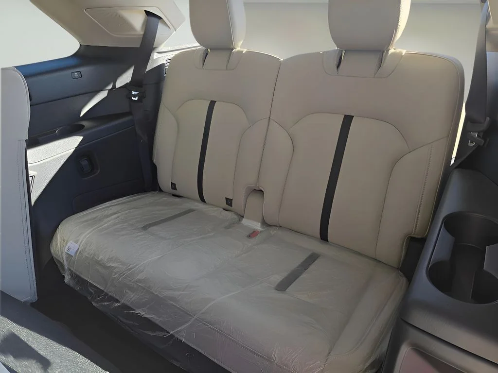 Used 2025 Platinum Quartz Mazda Premium Sport image 16