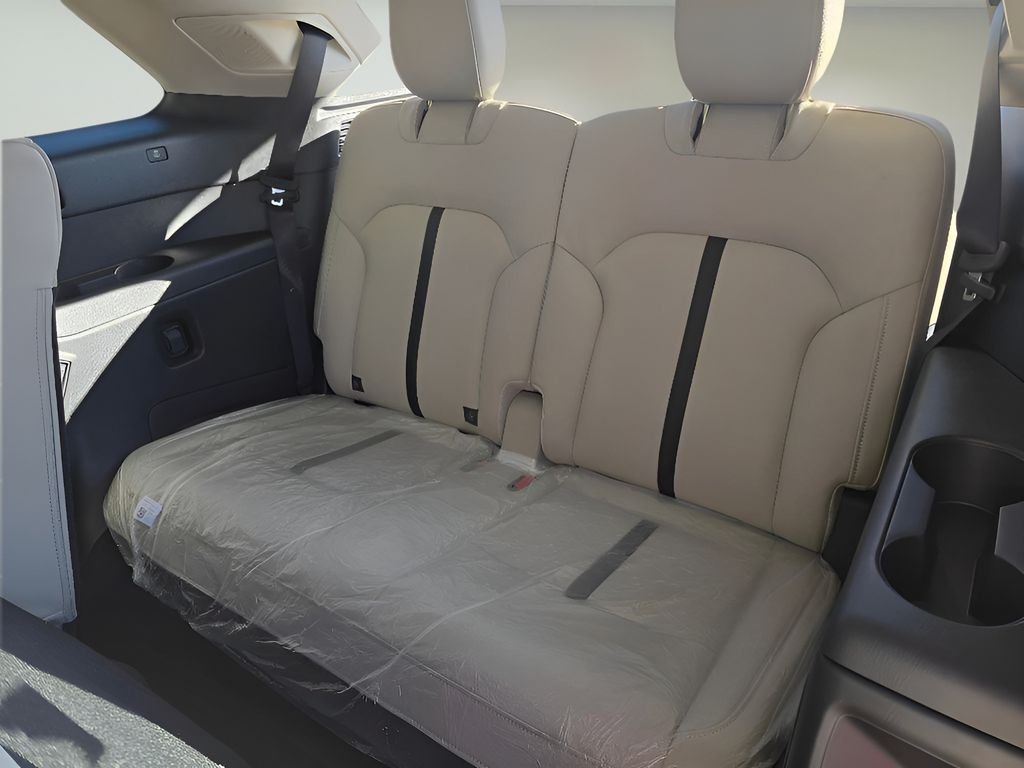 Used 2025 Platinum Quartz Mazda Premium Sport image 16