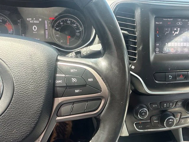 Used 2021 White Jeep Latitude Lux image 19