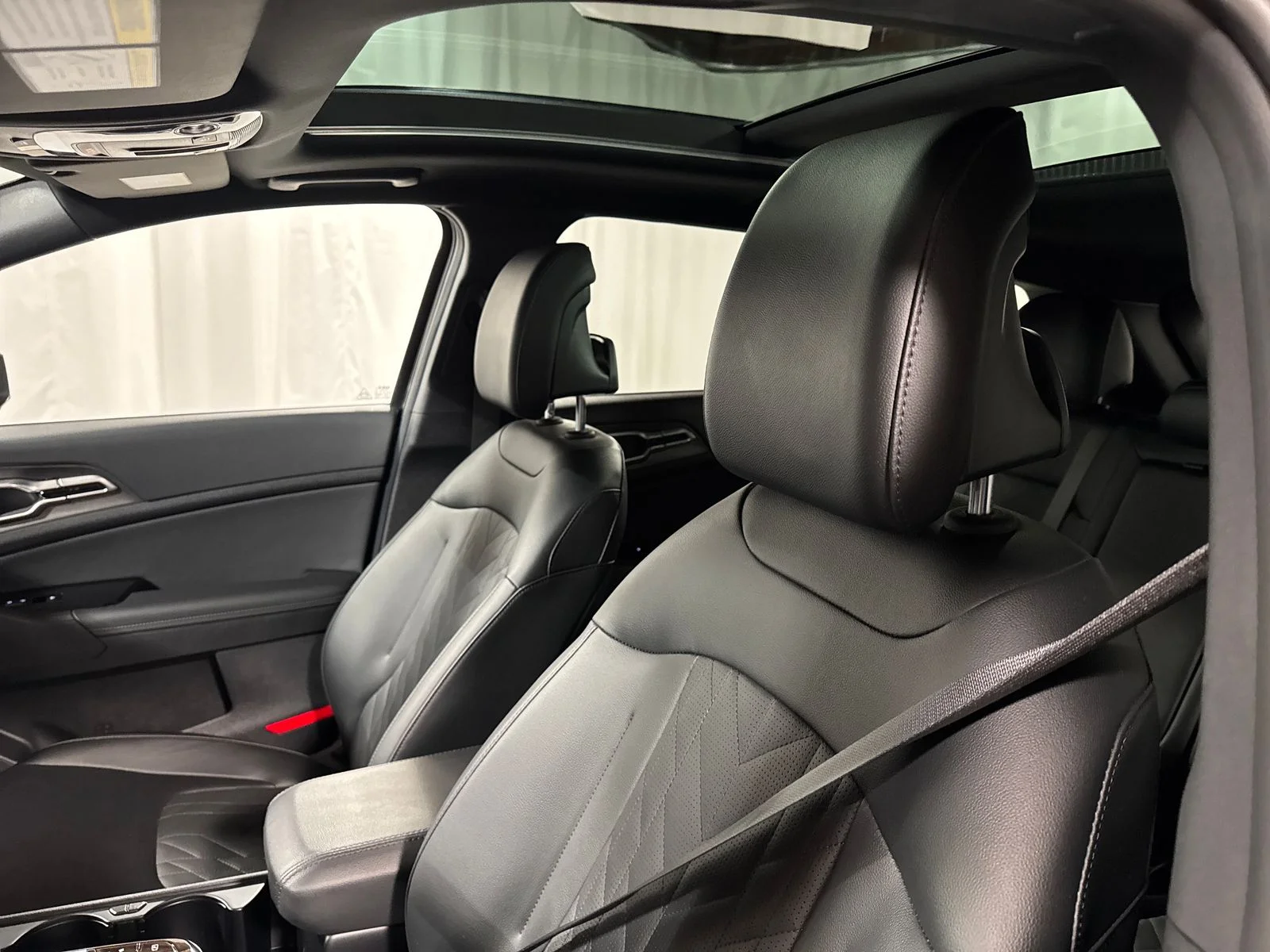 Used 2025 Black Kia X-Line image 20