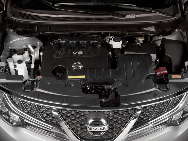 Used 2013 Super Black Clearcoat Nissan LE image 16