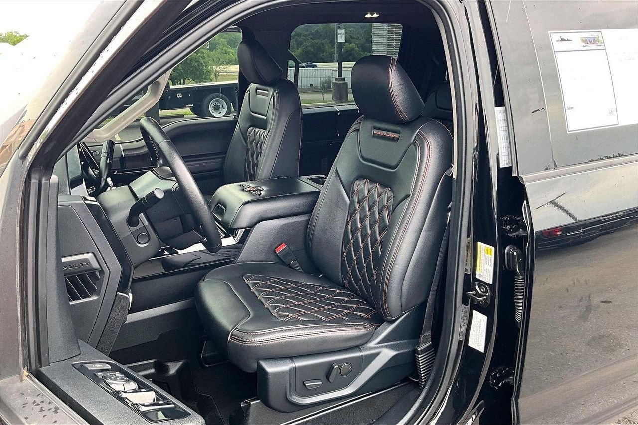 Used 2021 AGATE BLACK Ford LARIAT image 24