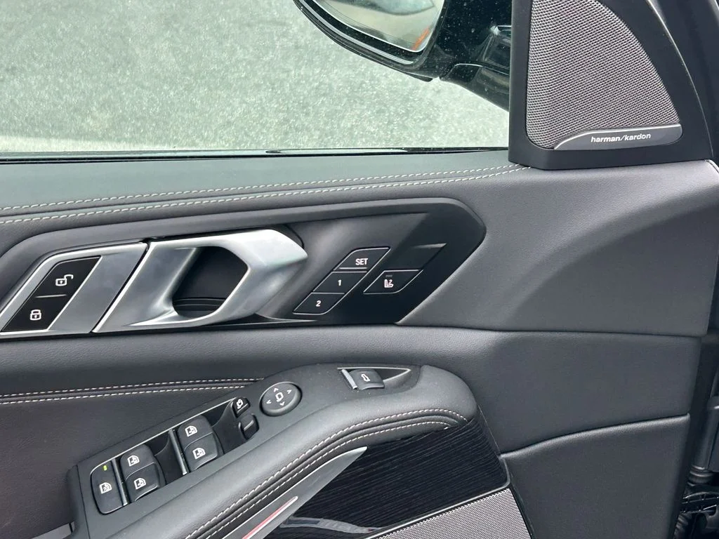 2026 BMW X5 M60i - Photo 12