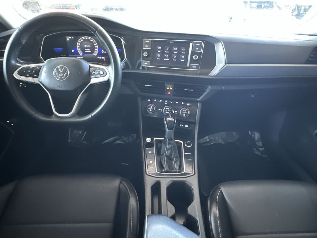 Used 2022 Deep Black Pearl Volkswagen SE image 24