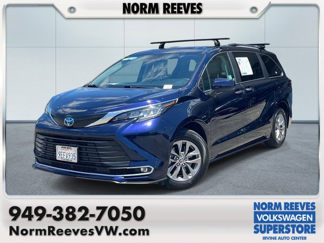 2023 Toyota Sienna 2023 Toyota Sienna XLE Minivans 2WD