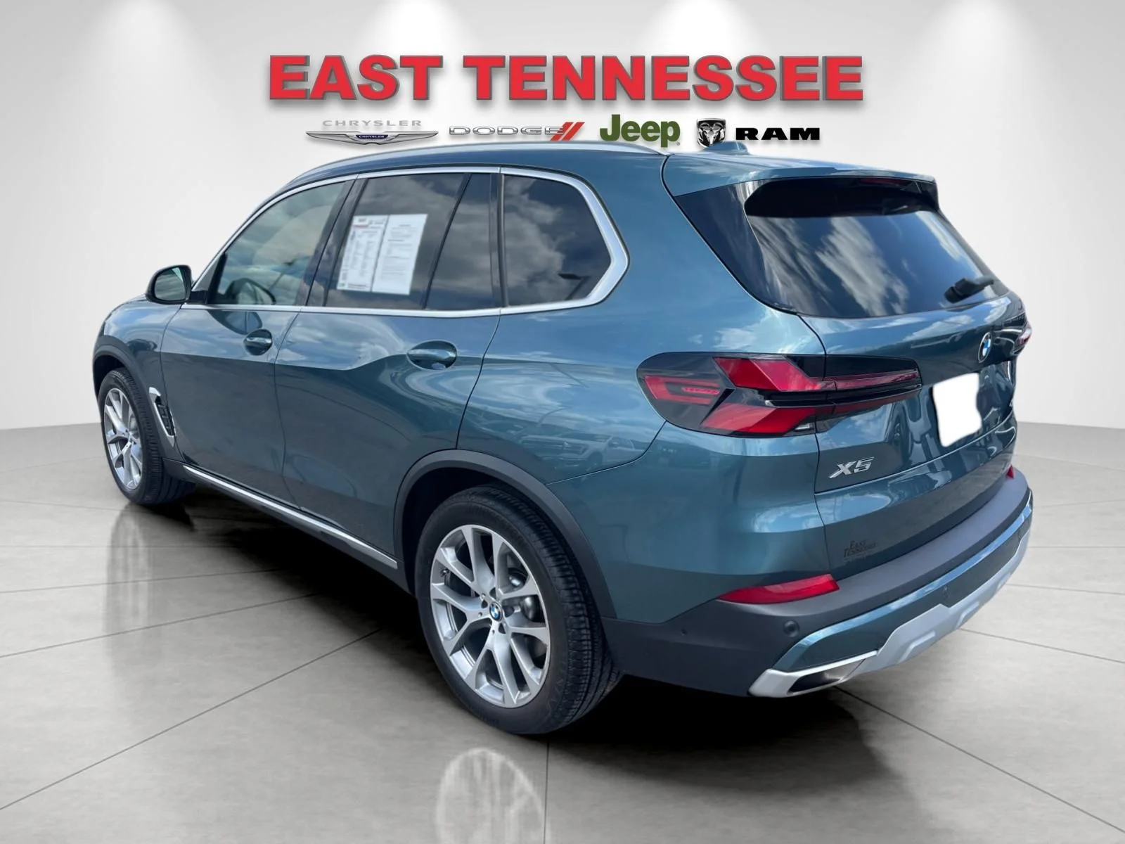 Used 2025 Blue BMW xDrive40i image 5