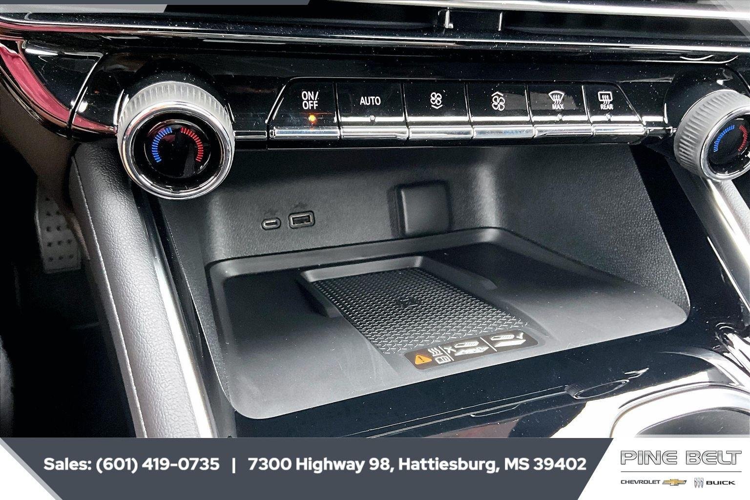 New 2026 Mosaic Black Metallic Chevrolet RS image 24