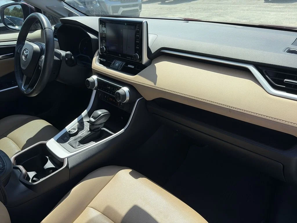 Used 2020 Red Toyota Limited image 31