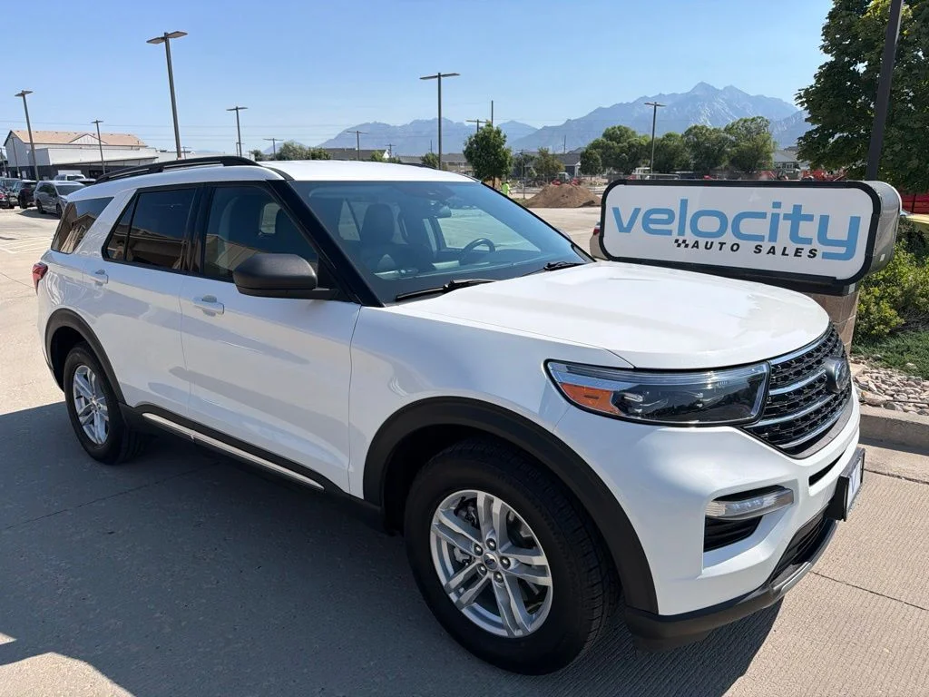 Used 2022 White Ford XLT image 1