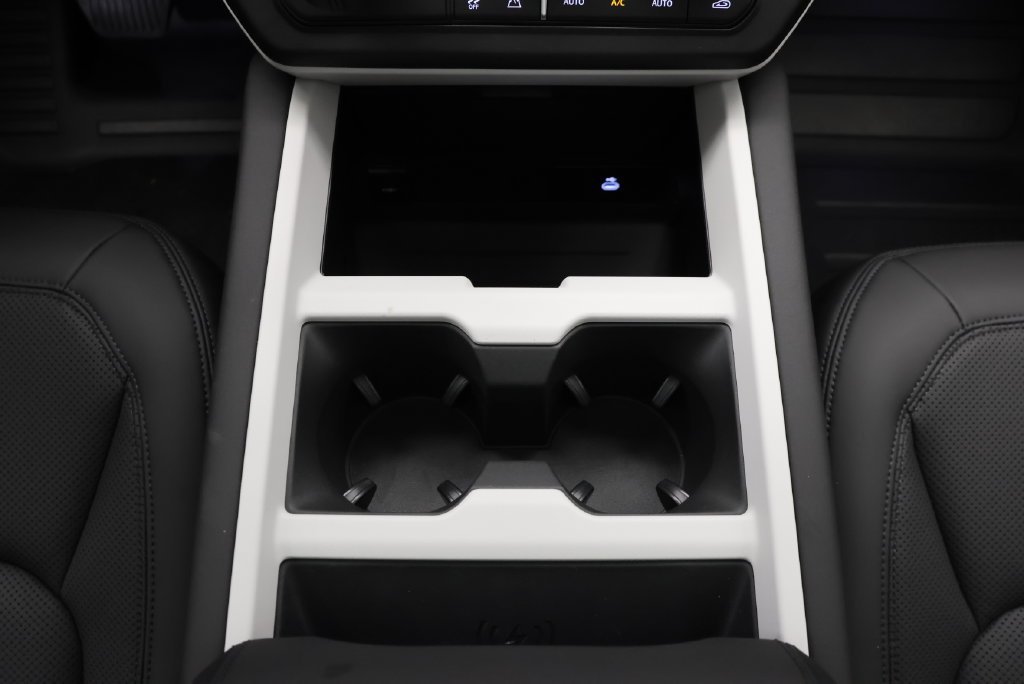 New 2026 Woolstone Green LAND ROVER S image 25