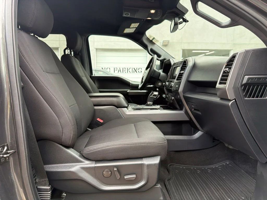Used 2020 Gray Ford XLT image 30