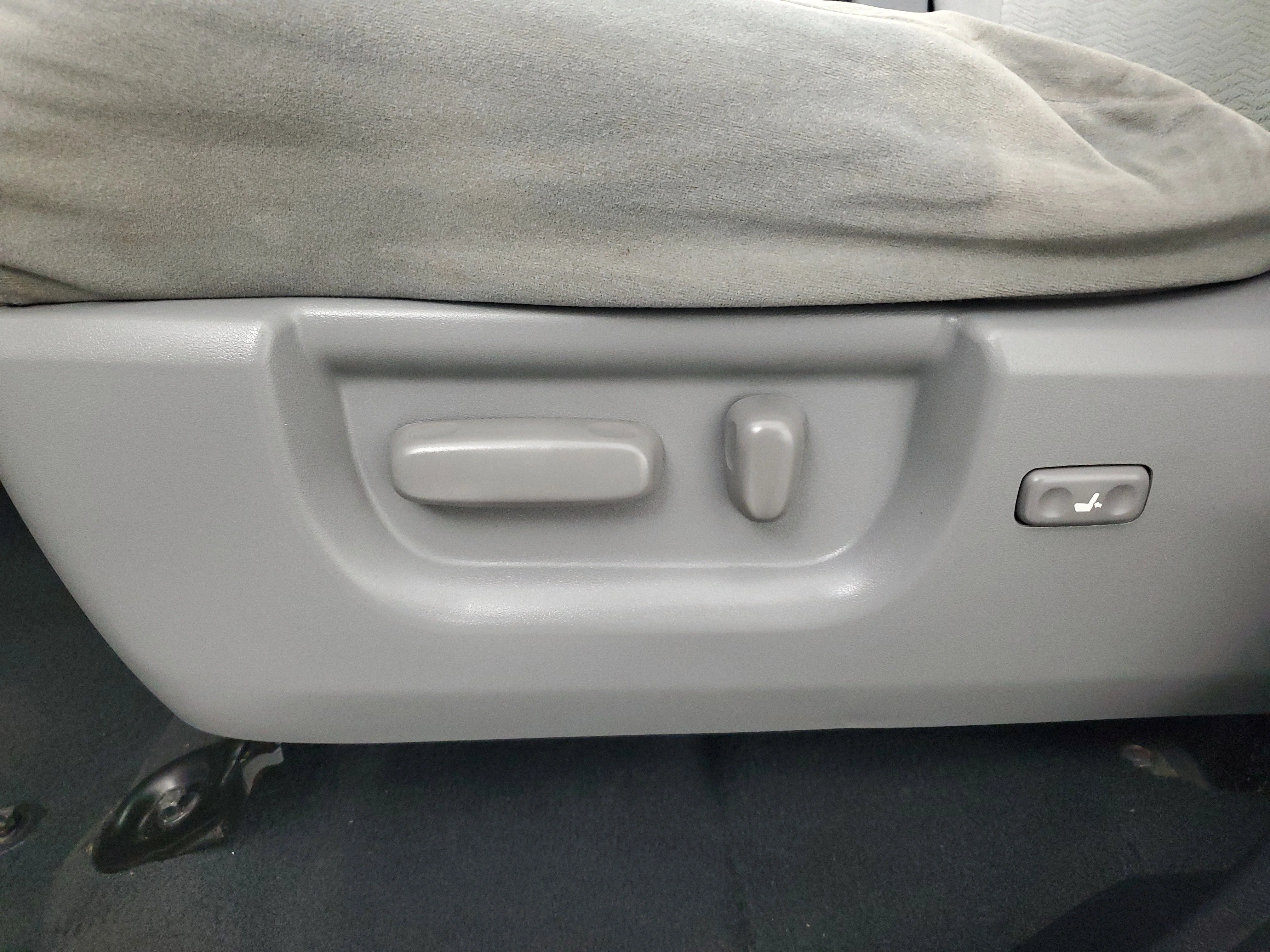 Used 2019 Silver Sky Metallic Toyota SR5 image 29
