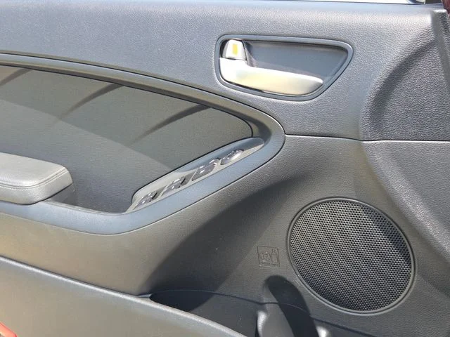 Used 2017 Red Kia LX image 26