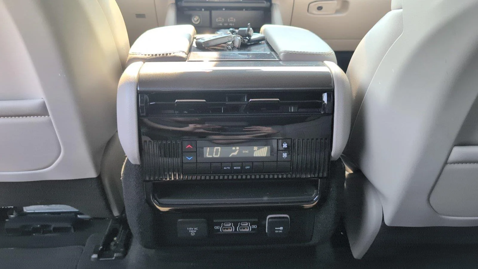 Used 2023 River Rock Jeep Base image 35