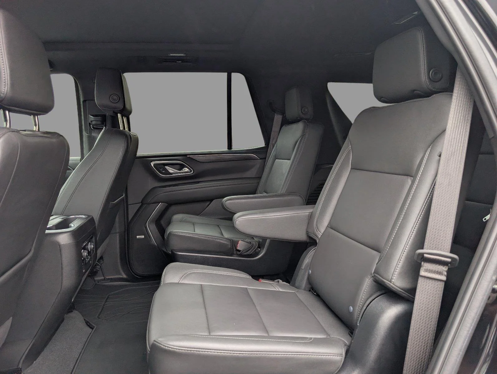 Used 2024 Black Chevrolet Z71 image 37