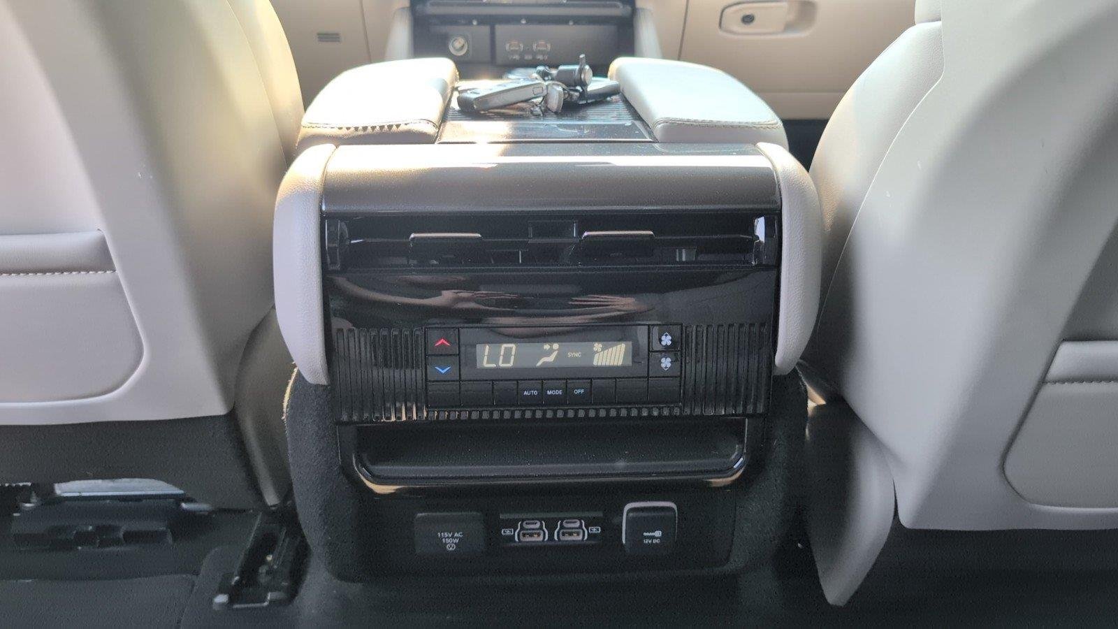 Used 2023 River Rock Jeep Base image 35