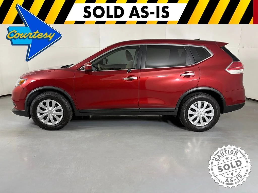 Used 2015 Red Nissan S image 5