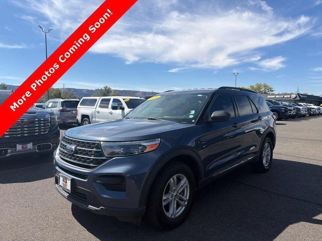 Used 2021 Infinite Blue Metallic Tinted Clearcoat Ford XLT image 3