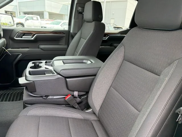 New 2026 White GMC Elevation image 18