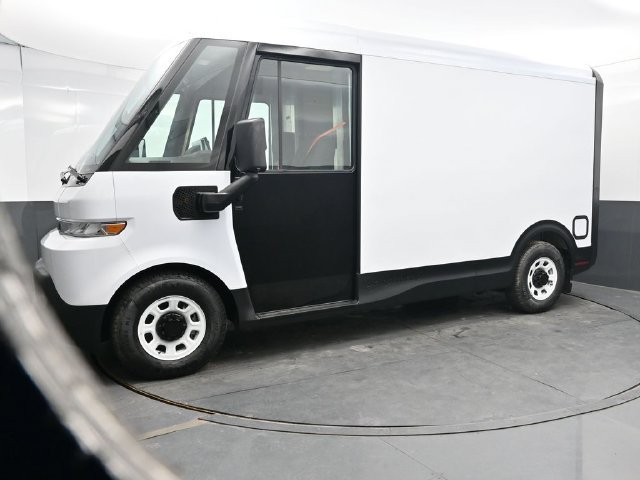 Used 2024 White BrightDrop  image 3