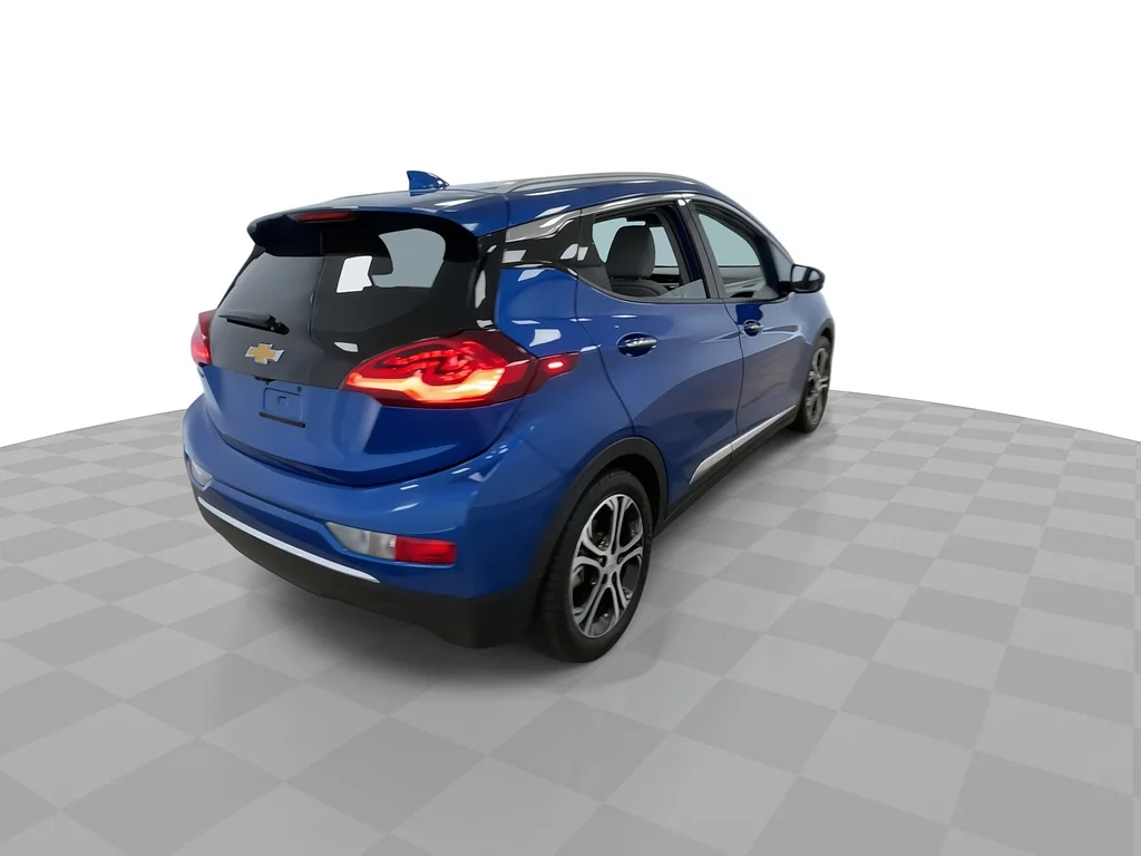 Used 2020 Kinetic Blue Metallic Chevrolet Premier image 9