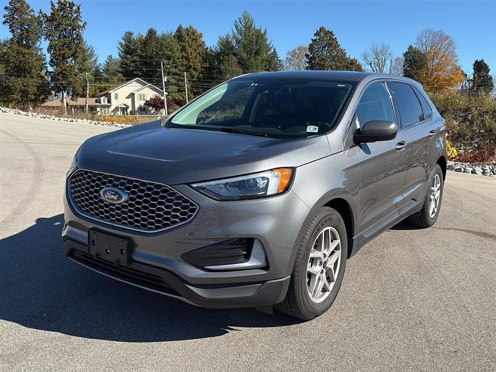 2023 Ford Edge SEL photo 2